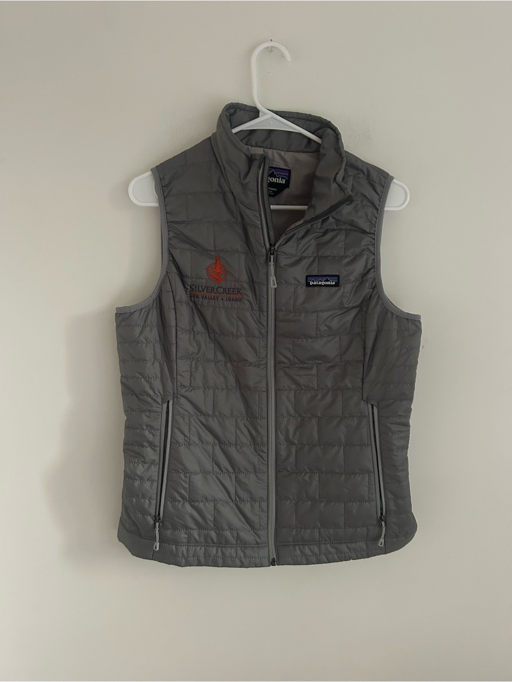 Patagonia Women's Jacket in Light Gray with Multicolor Logo